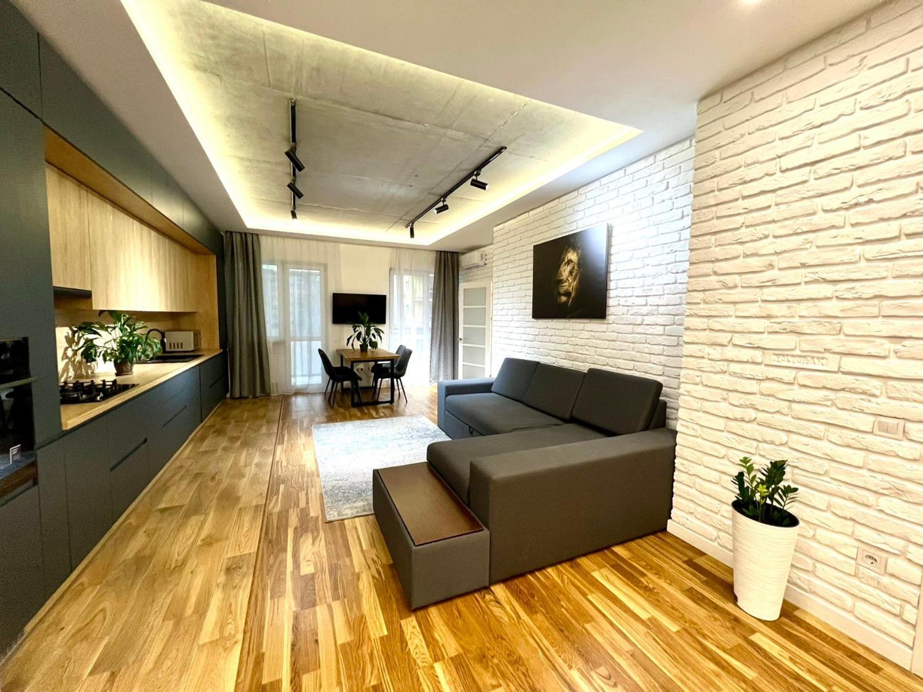 Osapart Ideal Apartment In The Complex Great Britain Lviv Exterior photo