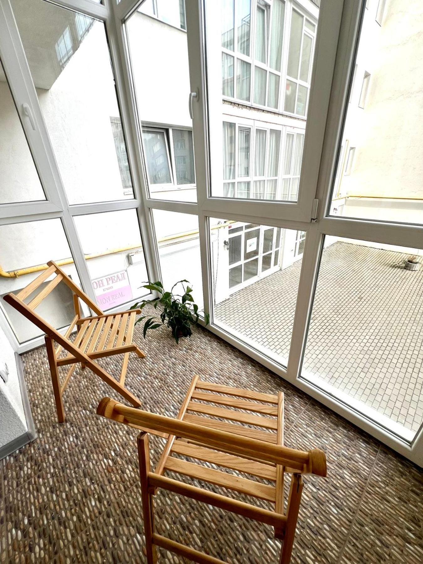 Osapart Ideal Apartment In The Complex Great Britain Lviv Exterior photo